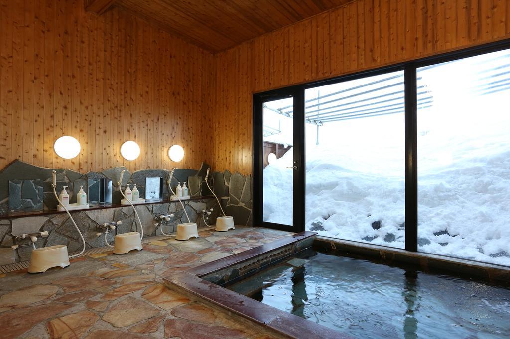 Alpine Wind Bed & Breakfast Хакуба Екстериор снимка